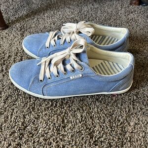 Taos Footwear Womens 9.5 Star Sneakers